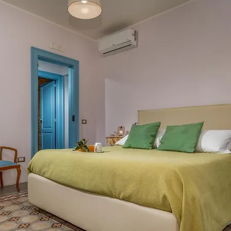 Villa Agrume' 8, Emma Santa Venerina